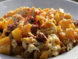 Patatesli Sucuklu Yumurta Nasıl Yapılır?