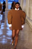 2025’te Gardırobunuzu Şekillendirecek 8 Renk Trendi