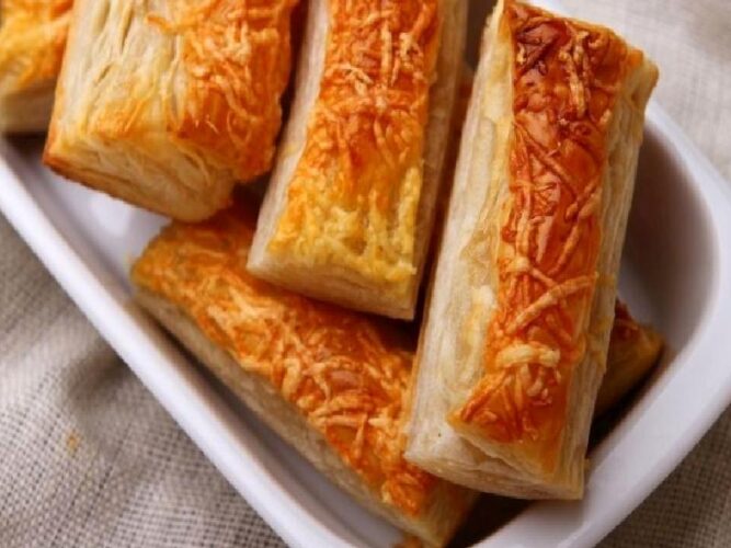 Pırasalı Milföy Böreği Nasıl Yapılır?