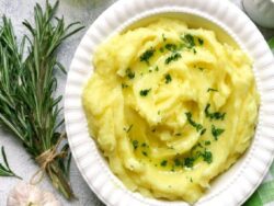 Sarımsaklı Patates Püresi Nasıl Yapılır?