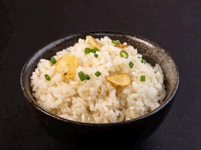 Sarımsaklı Pilav Nasıl Yapılır?