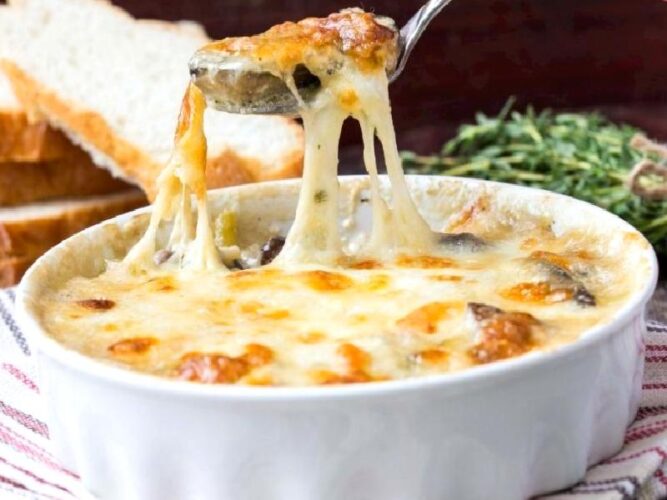 Tavuklu Mantarlı Güveç Nasıl Yapılır?