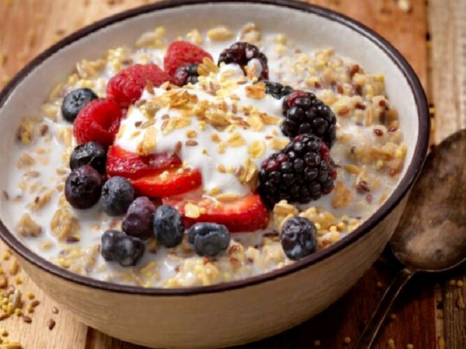 Yoğurtlu Granola Nasıl Yapılır?
