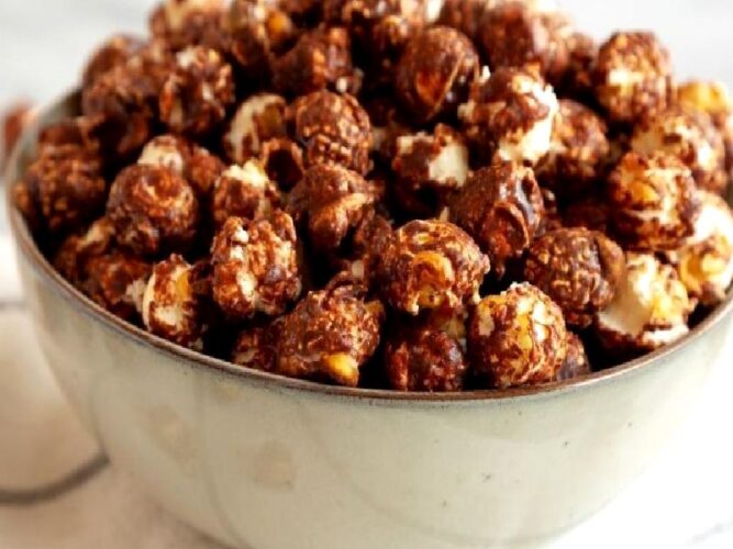 Çikolatalı Karamelli Patlamış Mısır Nasıl Yapılır?