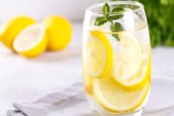 Limonlu su gerçekten zayıflatır mı? yoksa bir efsane mi?