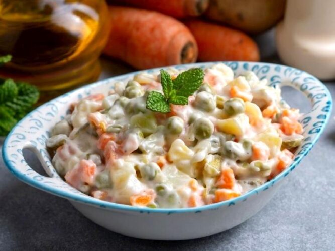 Tavuklu Makarna Salatası Nasıl Yapılır?