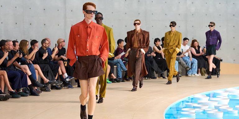 Paris Moda Haftası: Saint Laurent İlkbahar/Yaz 2026 Koleksiyonu