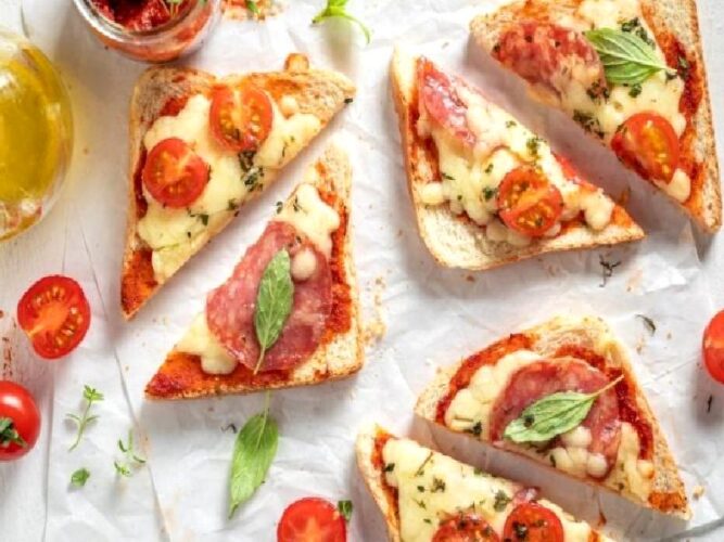 Tost Ekmeğinde Pizza Nasıl Yapılır?