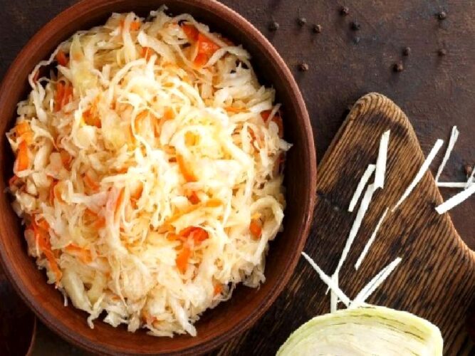 Alman Usulü Lahana Turşusu: Sauerkraut Nasıl Yapılır?