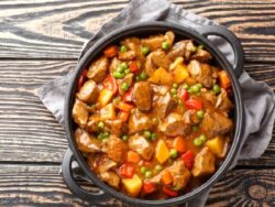 Etli Bezelye Yemeği Tarifi Nasıl Yapılır?