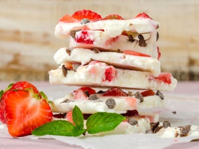 Yoğurt Bar Tarifi Nasıl Yapılır?