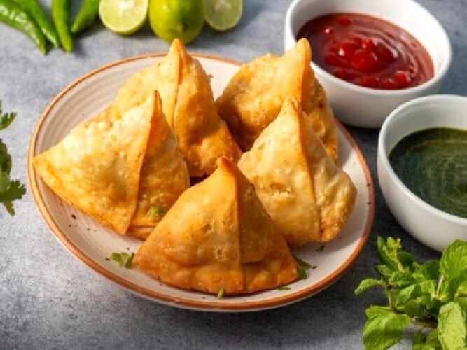 Baharatlı Samosa Tarifi Nasıl Yapılır?