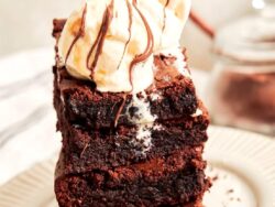 Brownie Üzerine Dondurma Tarifi Nasıl Yapılır?