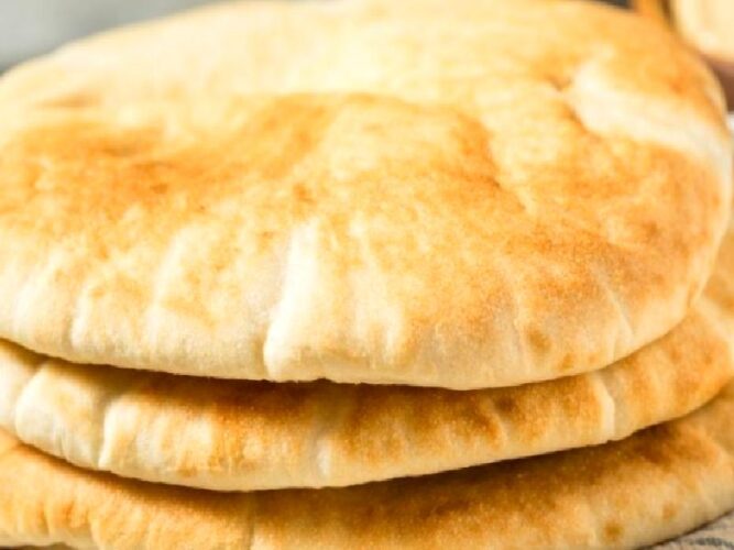 Ev Yapımı Pita Ekmeği Tarifi Nasıl Yapılır?
