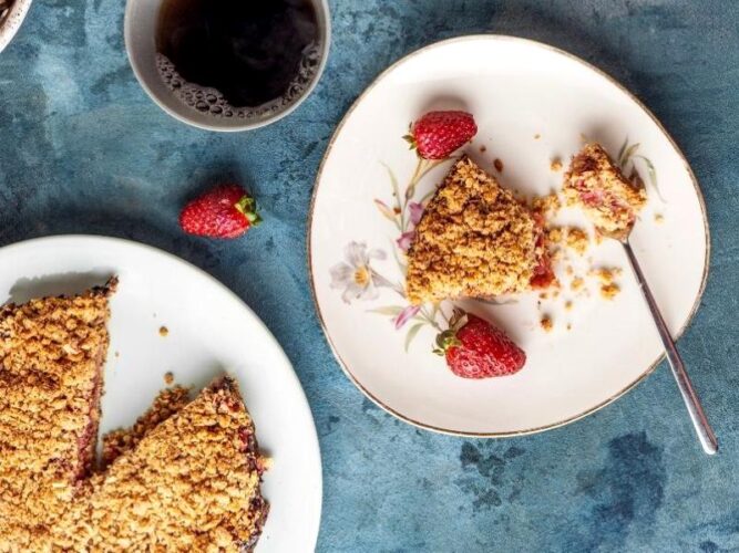 Glutensiz Çilekli Crumble Tarifi Nasıl Yapılır?