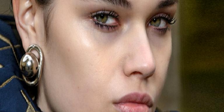 Kirpikleri Güçlendirmeye Yardımcı Olan 6 Serum