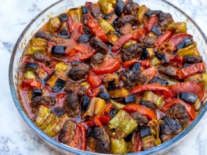 Sebzeli Fırın Köfte Tarifi Nasıl Yapılır?