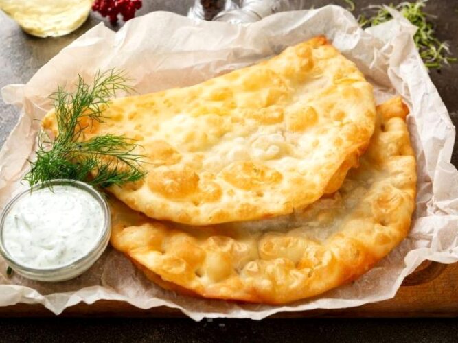Yağ Çekmeyen Çiğ Börek (Çi Börek) Tarifi Nasıl Yapılır?