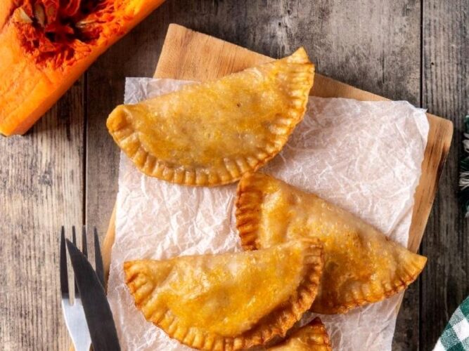 Bal Kabaklı Empanada Tarifi Nasıl Yapılır?