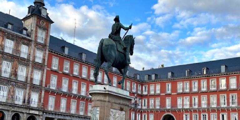 Carolina Herrera Bir Sonraki Defilesini Madrid’de Sunmaya Hazırlanıyor