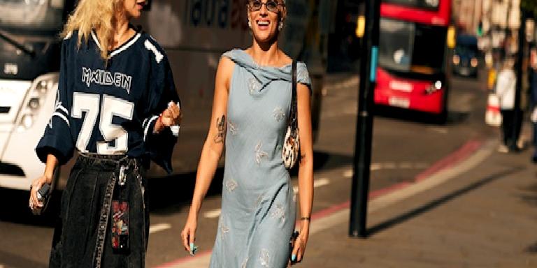 Londra Moda Haftası Sokak Görünümlerinde Kısa Bob Rüzgarı