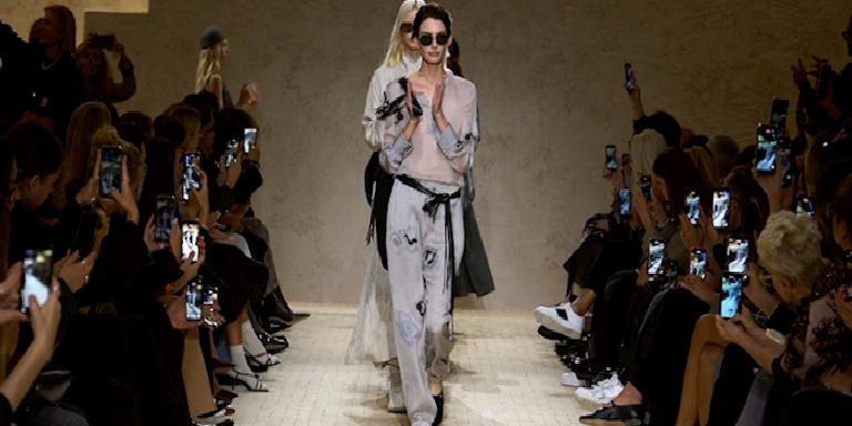 Milano Moda Haftası: Emporio Armani İlkbahar/Yaz 2026