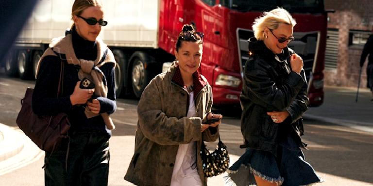 Trençkot Yerine: Stil Sahibi Yağmurluk Önerileri