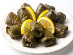 Zeytinyağlı Karalahana Sarması Tarifi Nasıl Yapılır?