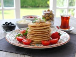 10 Dakikada Yumurtasız Tuzlu Pancake Tarifi Nasıl Yapılır?