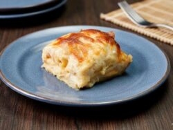 Beşamel Soslu Tavuklu Börek Tarifi Nasıl Yapılır?