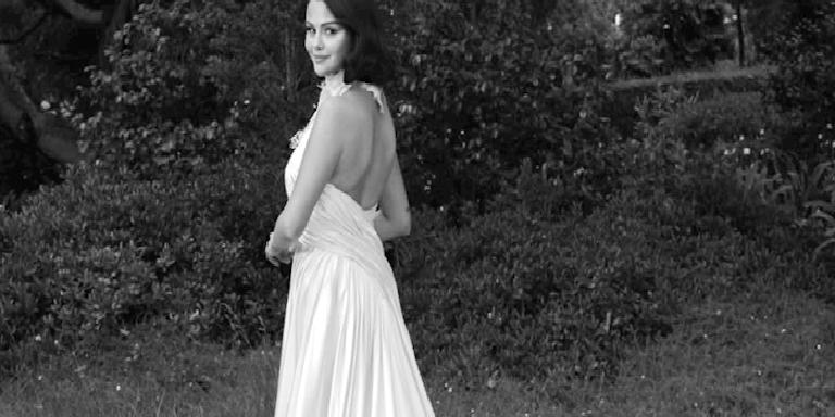 Selena Gomez, Ralph Lauren İmzalı Gelinliğiyle Büyüledi