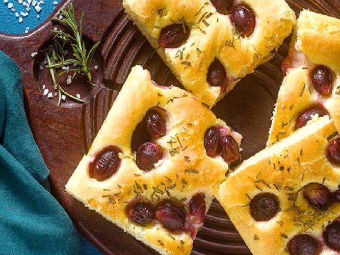 Üzümlü Focaccia Tarifi Nasıl Yapılır?