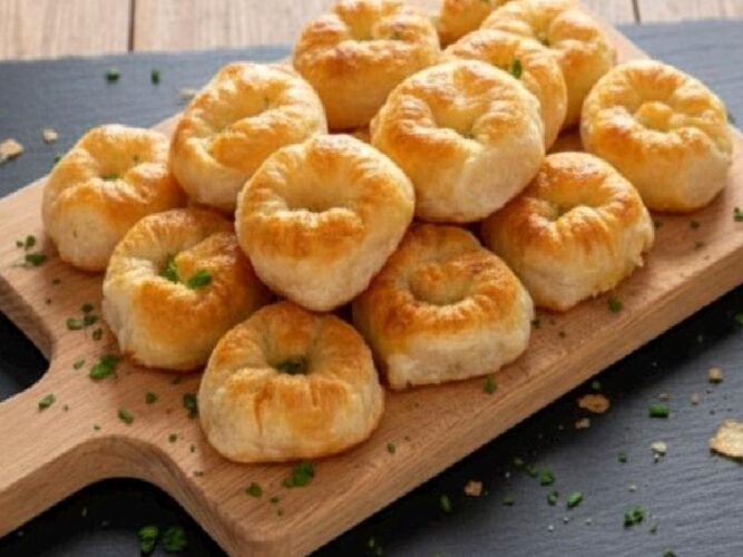 3 Peynirli Puf Börek Tarifi Nasıl Yapılır?