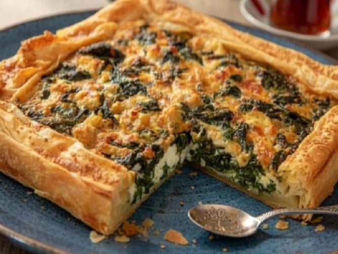Ispanaklı Açık Börek Tarifi Nasıl Yapılır?