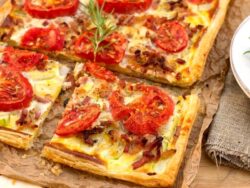 15 Dakikada Milföy Pizza Tarifi Nasıl Yapılır?