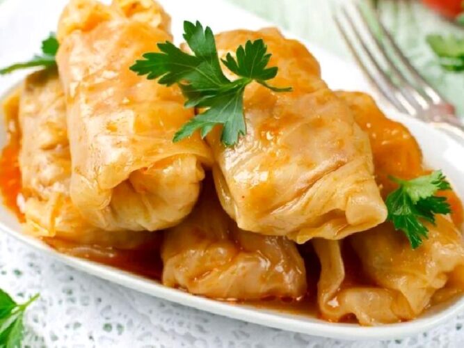 Bulgurlu Lahana Sarması Tarifi Nasıl Yapılır?