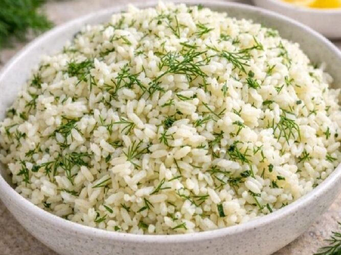 Dereotlu Pilav Tarifi Nasıl Yapılır?