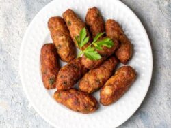 Dışı Çıtır İçi Yumuşak Kıbrıs Köftesi Tarifi Nasıl Yapılır?