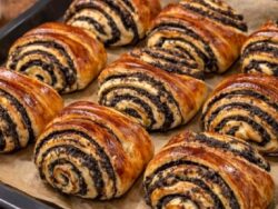 Siyah Haşhaşlı Çörek Tarifi Nasıl Yapılır?