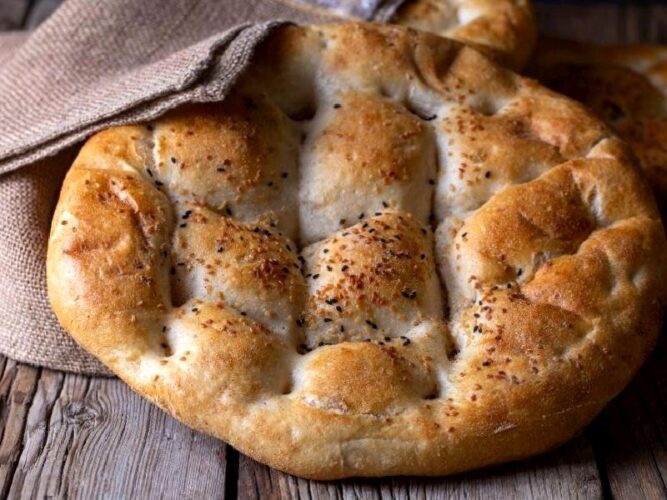 Tam Buğday Unlu Ramazan Pidesi Tarifi Nasıl Yapılır?