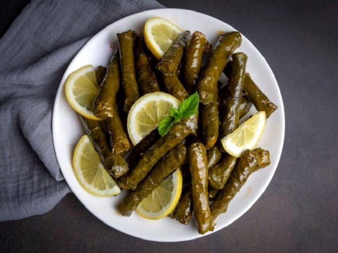 Yaprak Sarması Tarifi Nasıl Yapılır?