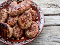 Anne Köftesi Tarifi Nasıl Yapılır?