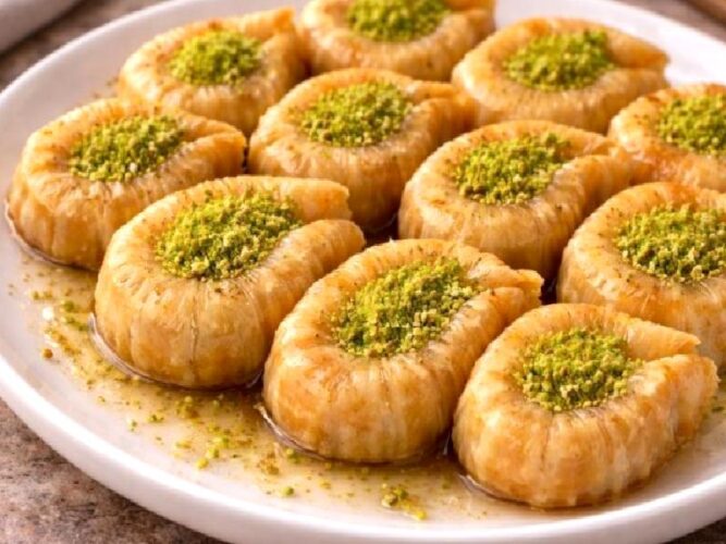 Çıtır Büzme Tatlısı Tarifi Nasıl Yapılır?