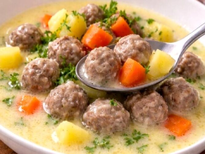 Ekşili Köfte Tarifi Nasıl Yapılır?