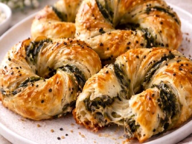 Ispanaklı Çıtır Milföy Tarifi Nasıl Yapılır?
