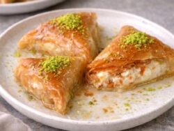 Laz Böreği Tarifi Nasıl Yapılır?