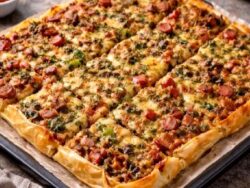 Pizza Börek Tarifi Nasıl Yapılır?