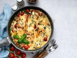 Çeri Domatesli Körili Somon Tarifi Nasıl Yapılır?