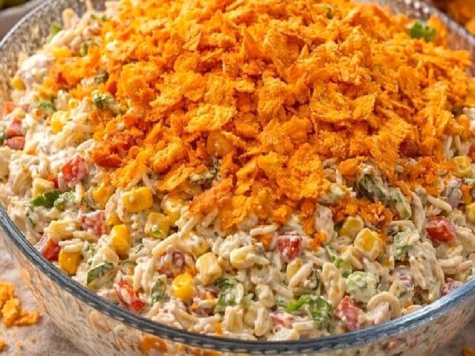 Cipsli Şehriye Salatası Tarifi Nasıl Yapılır?
