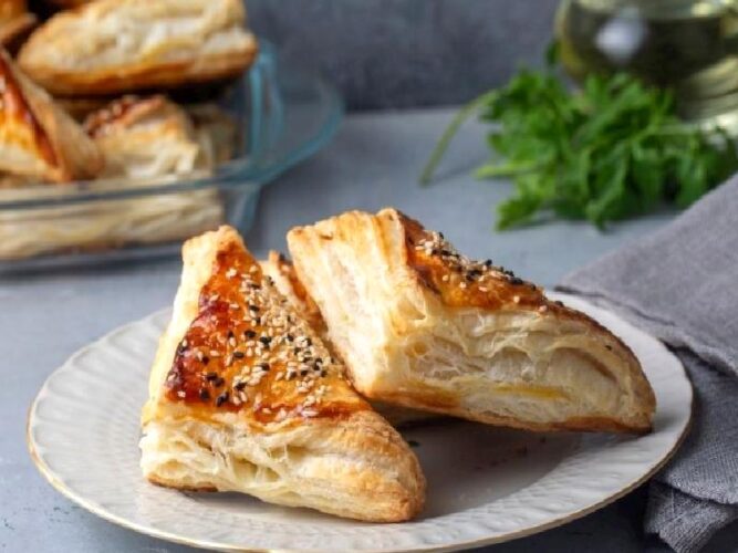 Kaşarlı Milföy Börek Tarifi Nasıl Yapılır?